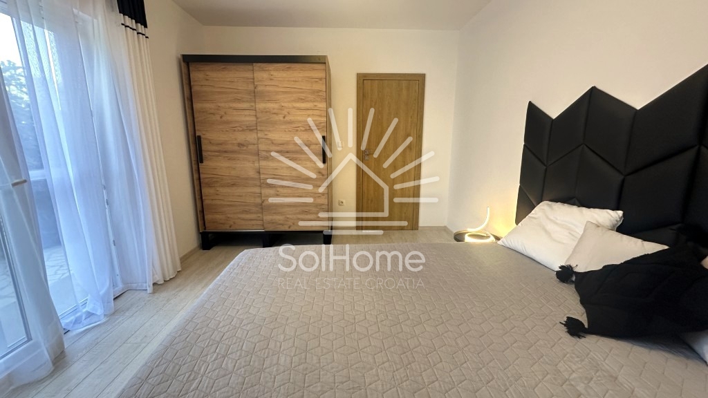 Elegante casa arredata con piscina, a soli 100 metri dal mare – a Privlaka, vicino a Zara