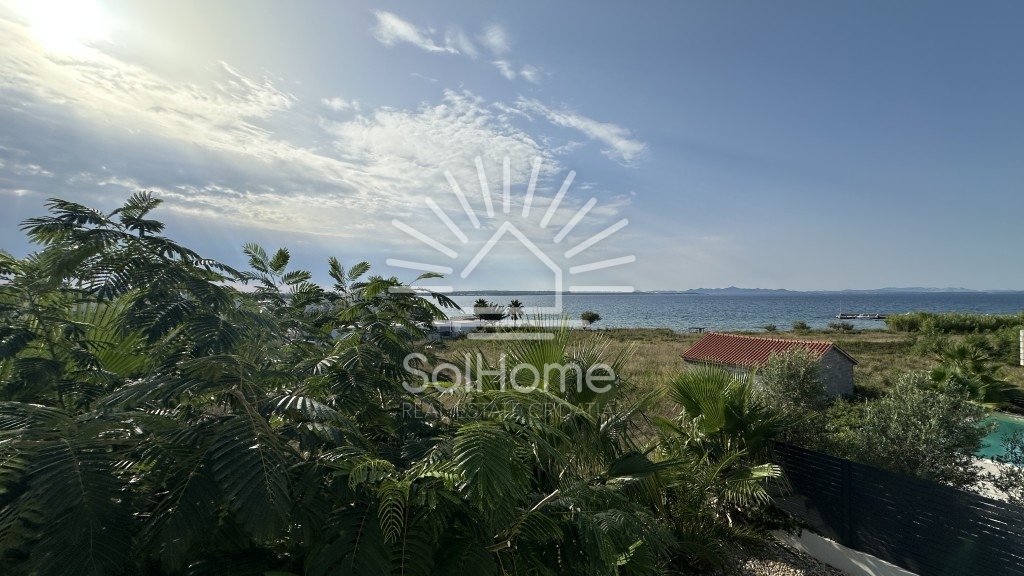 Elegante casa arredata con piscina, a soli 100 metri dal mare – a Privlaka, vicino a Zara