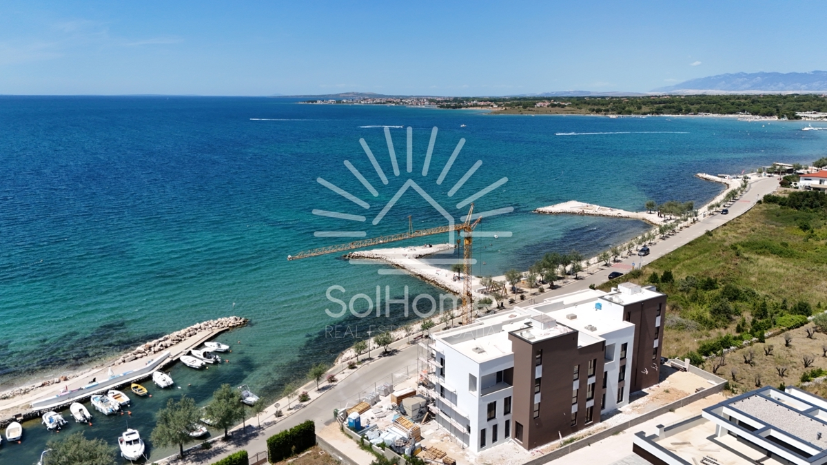 Lussuoso appartamento con piscina sul mare a Zaton - Zara.