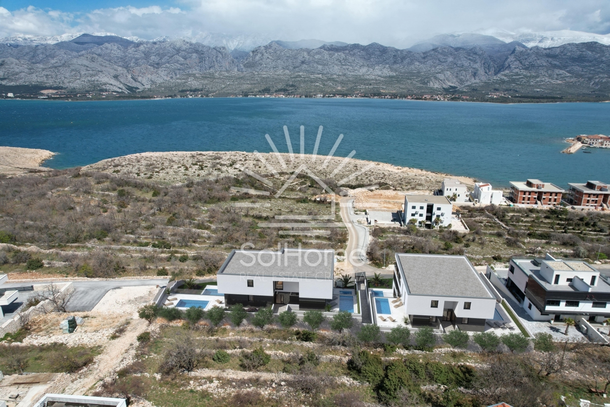 Appartamento di lusso con piscina privata e vista mare vicino a Zara.