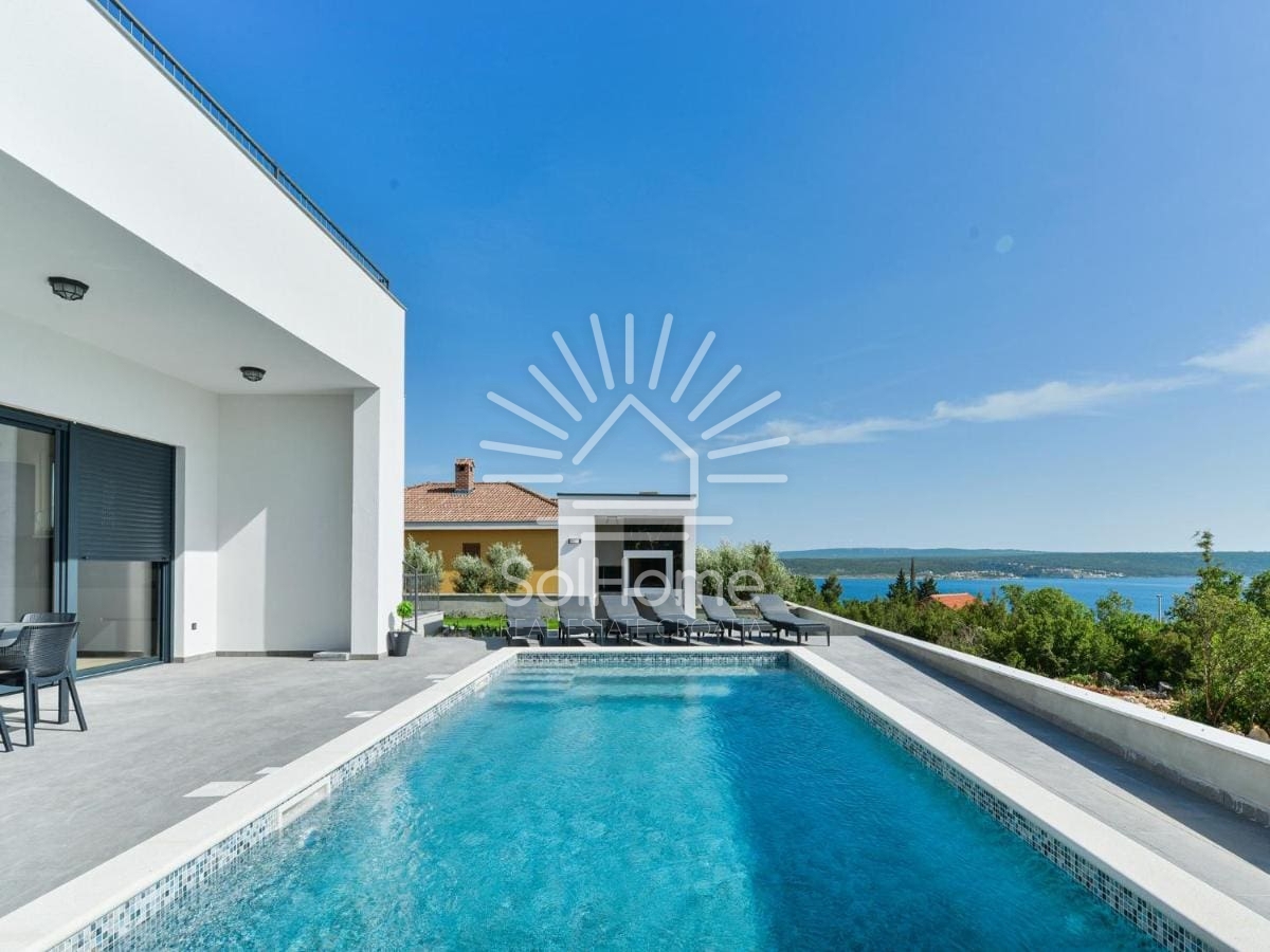 Casa con una fantastica vista sul mare e piscina, vicino a Zara