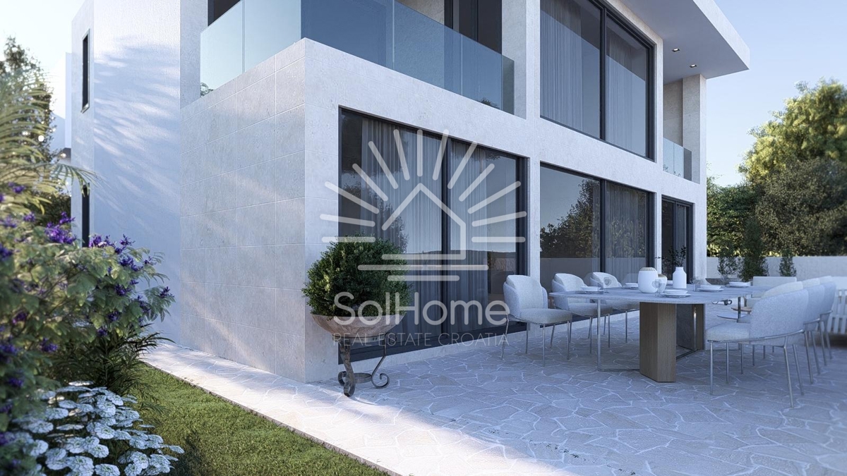 Moderna villa di lusso con piscina - Prima fila sul mare, accanto al porto turistico.