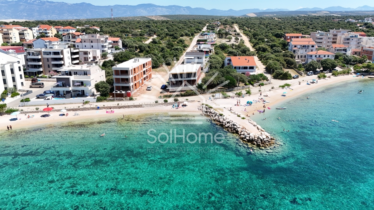 Lussuosi appartamenti sul mare in Croazia / Mandre / Pag