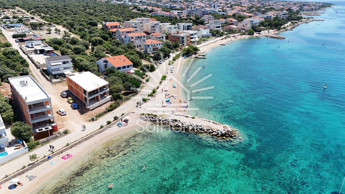 Lussuosi appartamenti sul mare in Croazia / Mandre / Pag