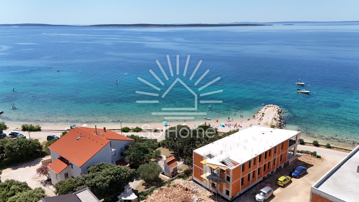 Lussuosi appartamenti sul mare in Croazia / Mandre / Pag