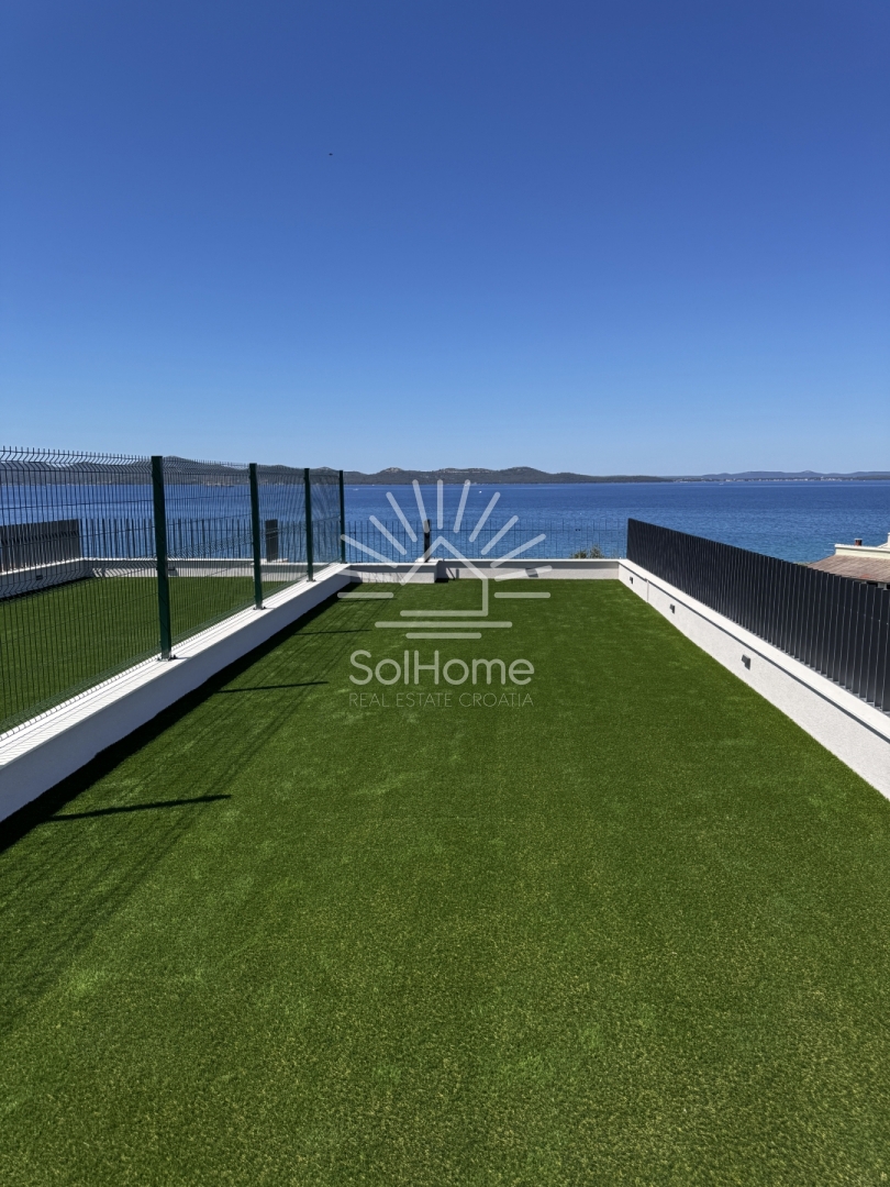 Appartamenti attico a Diklo/Zara - a 50 metri dal mare