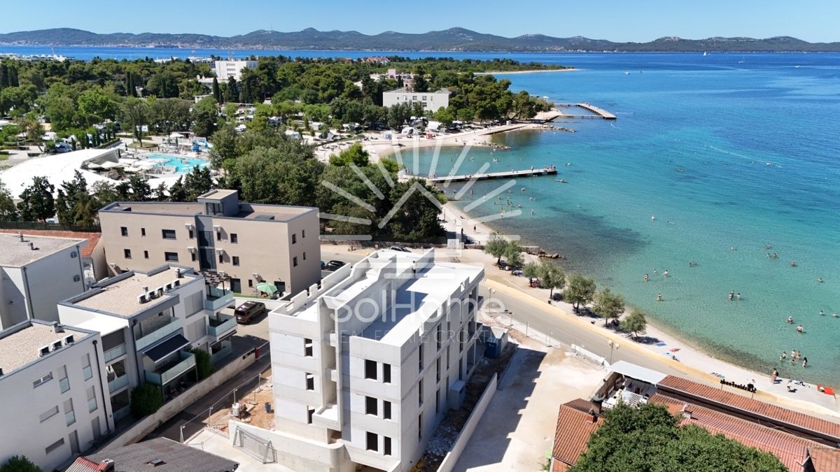 Lussuosi appartamenti attico direttamente sul mare a Diklo/Zadar