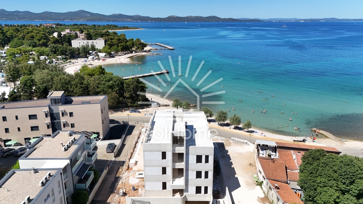 Lussuosi appartamenti attico direttamente sul mare a Diklo/Zadar