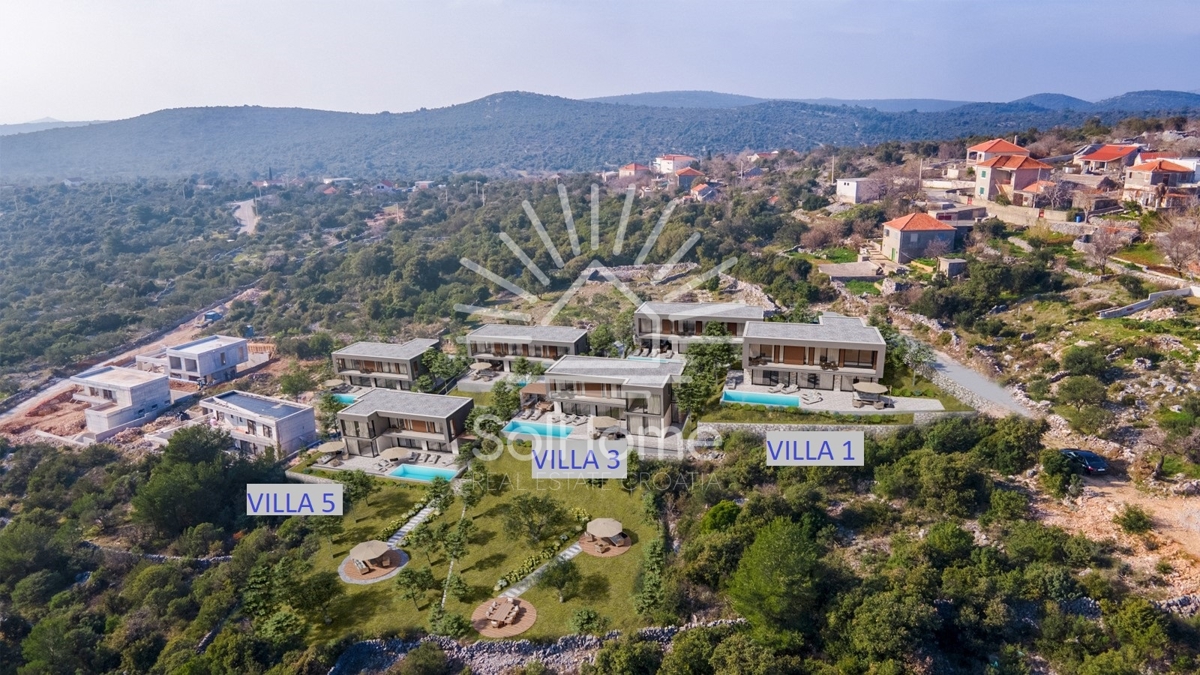 Ville di lusso con vista mare vicino a Trogir / Vinišće