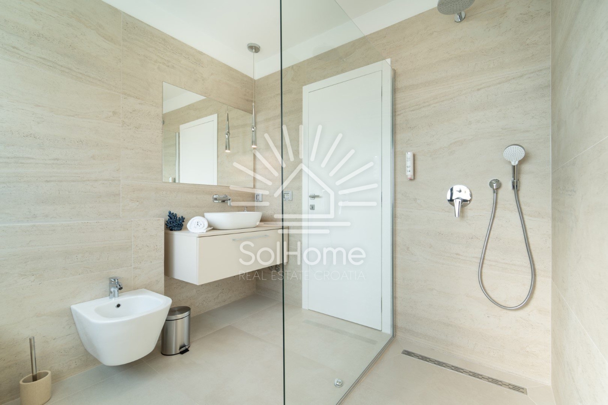 Esclusiva nuova villa con vista panoramica sul mare vicino a Zara, Croazia