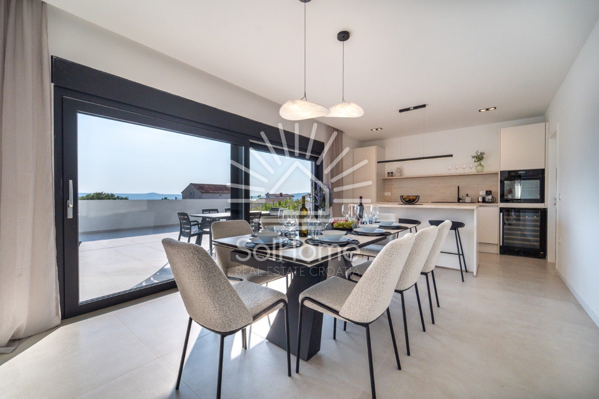 Esclusiva nuova villa con vista panoramica sul mare vicino a Zara, Croazia