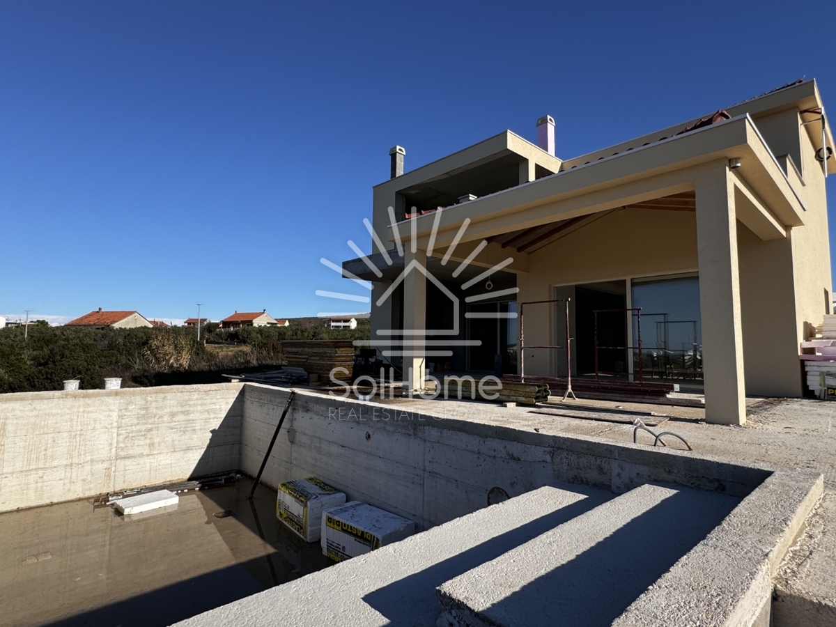 Villa familiare con piscina e vista panoramica sul mare vicino a Zara