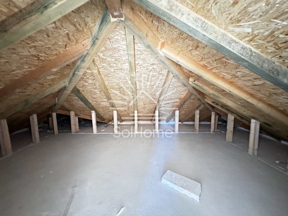 Villa familiare con piscina e vista panoramica sul mare vicino a Zara