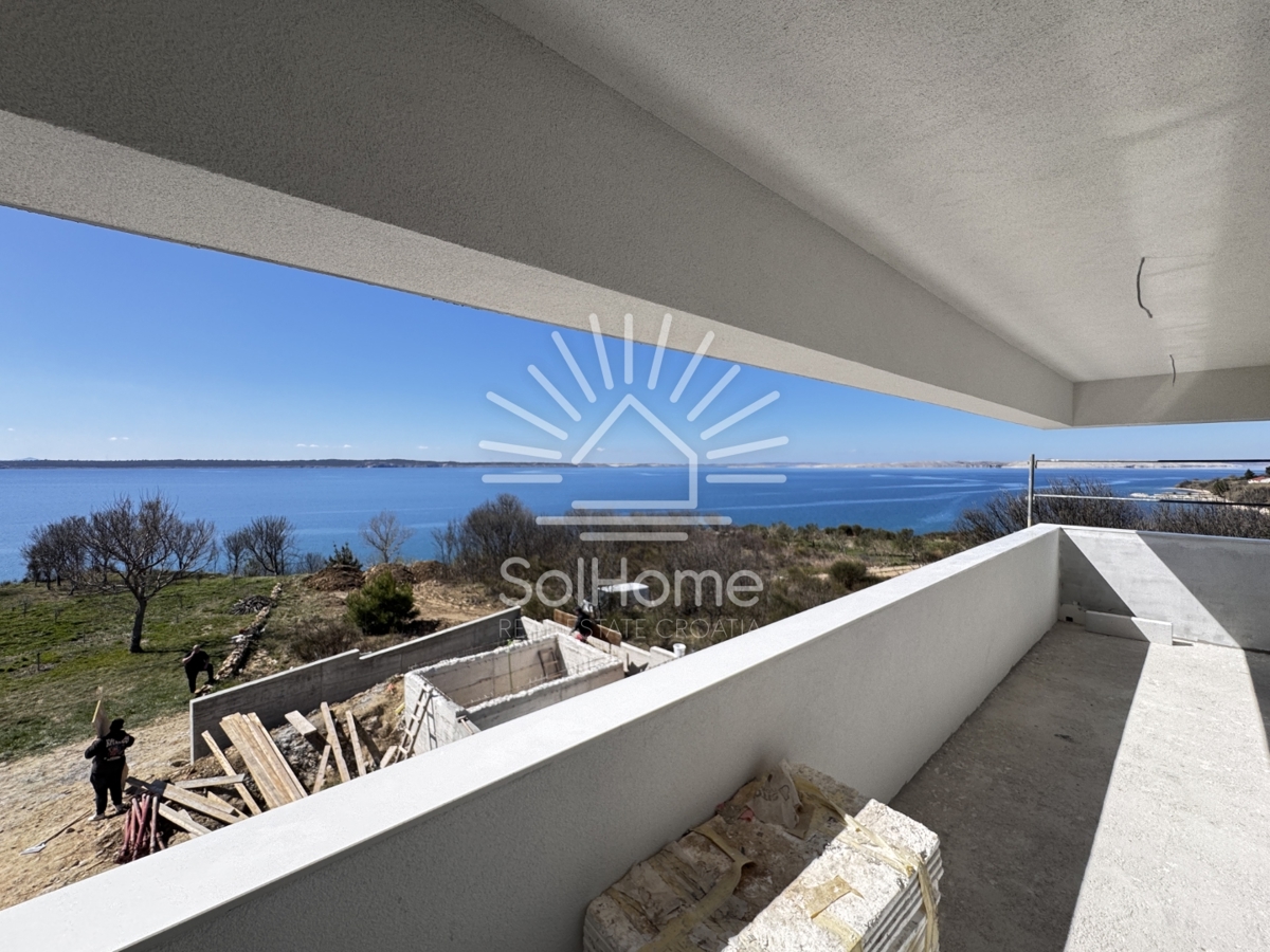 Casa di fronte al mare a Ražanac