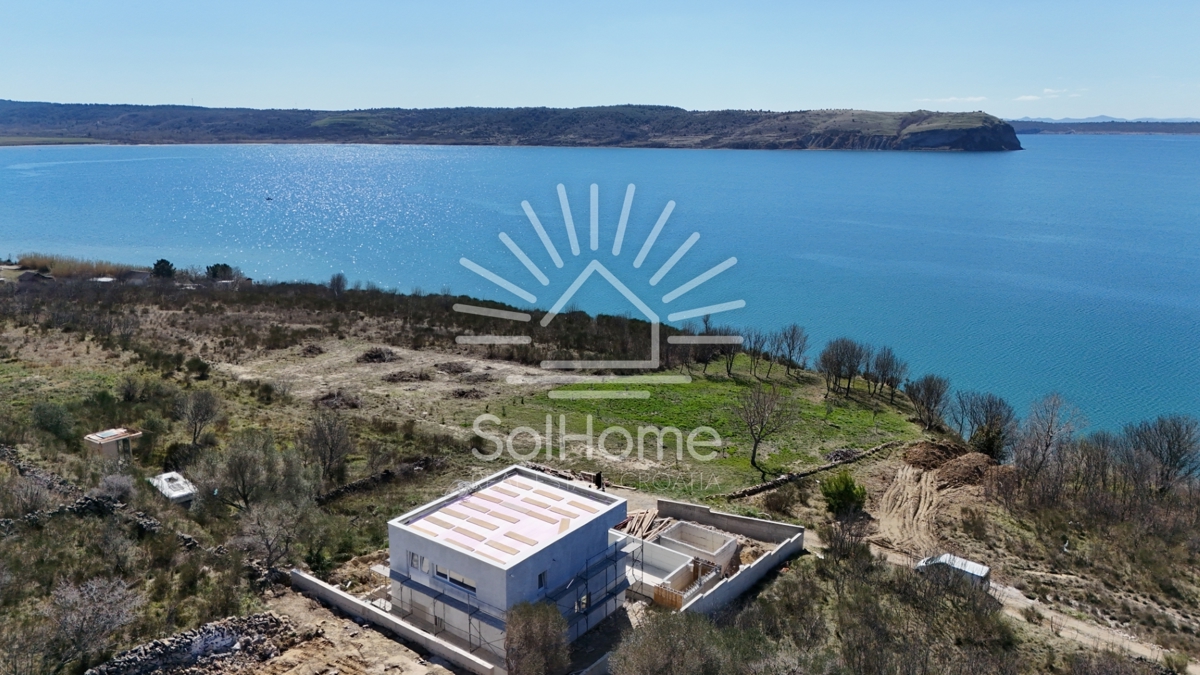 Casa di fronte al mare a Ražanac