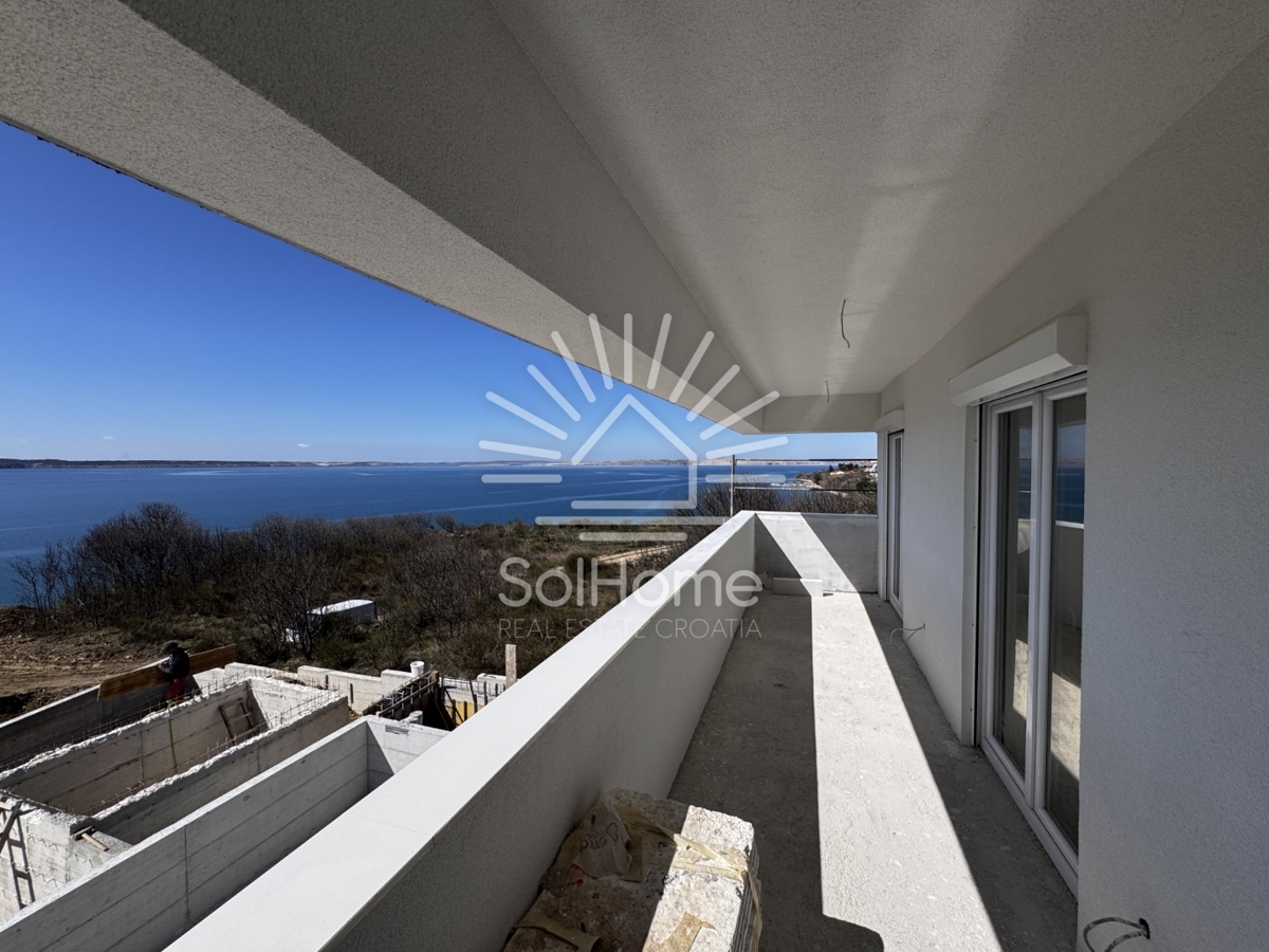 Casa di fronte al mare a Ražanac