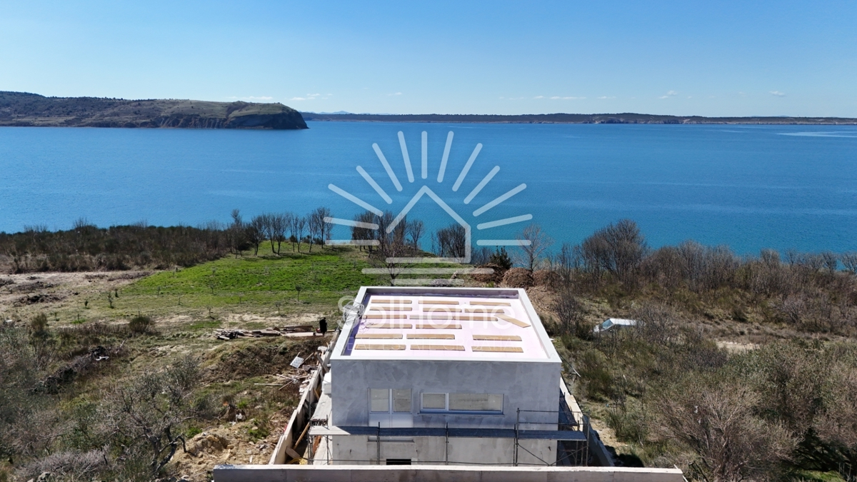 Casa di fronte al mare a Ražanac