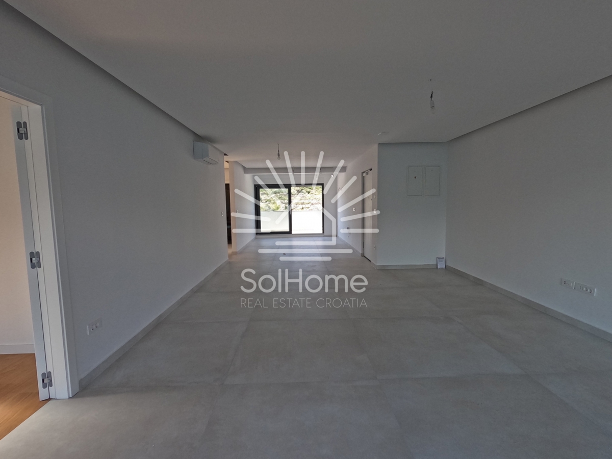 VIDEO - Attico 1. linea mare vicino a Zara