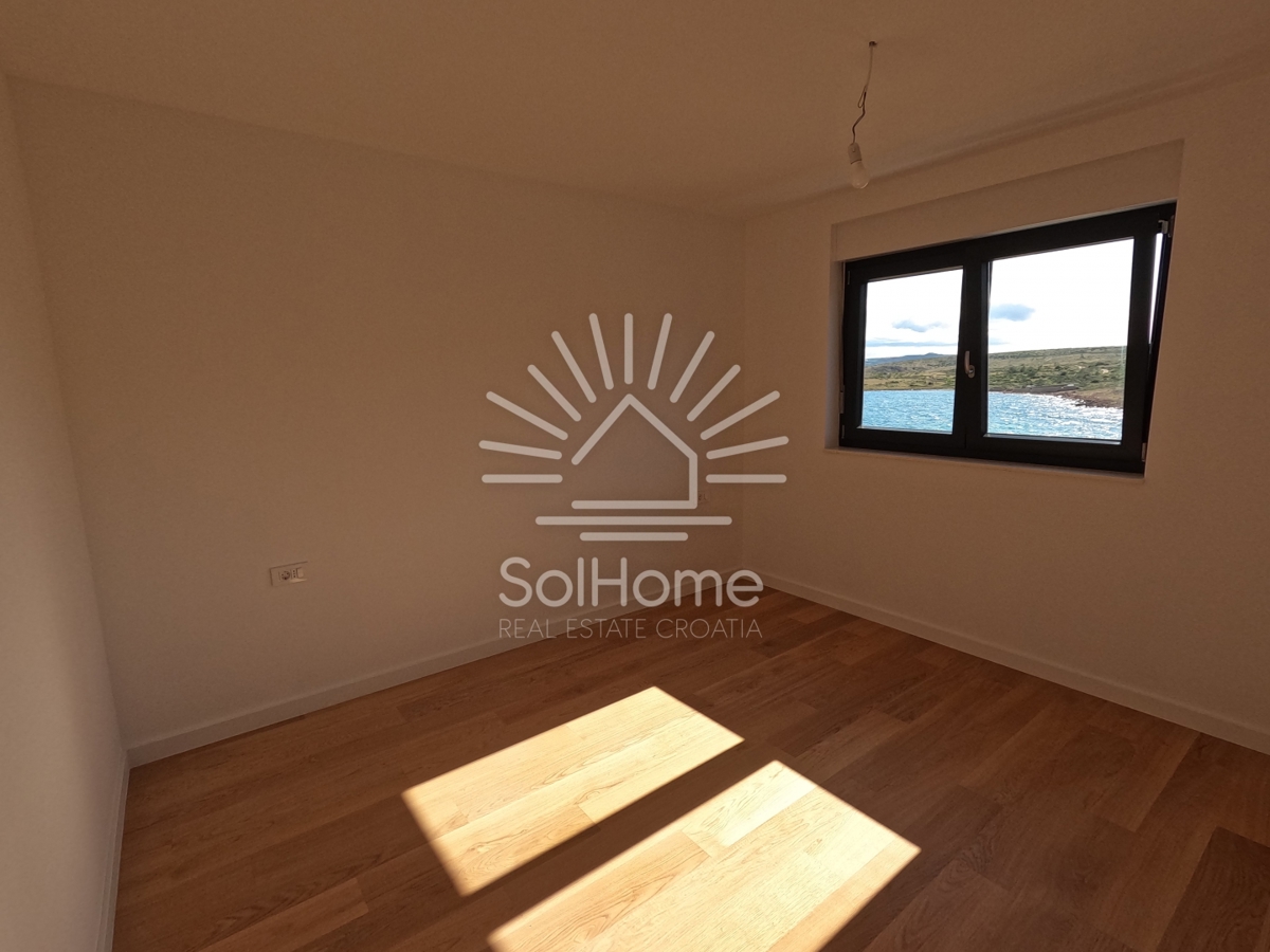 VIDEO - Attico 1. linea mare vicino a Zara