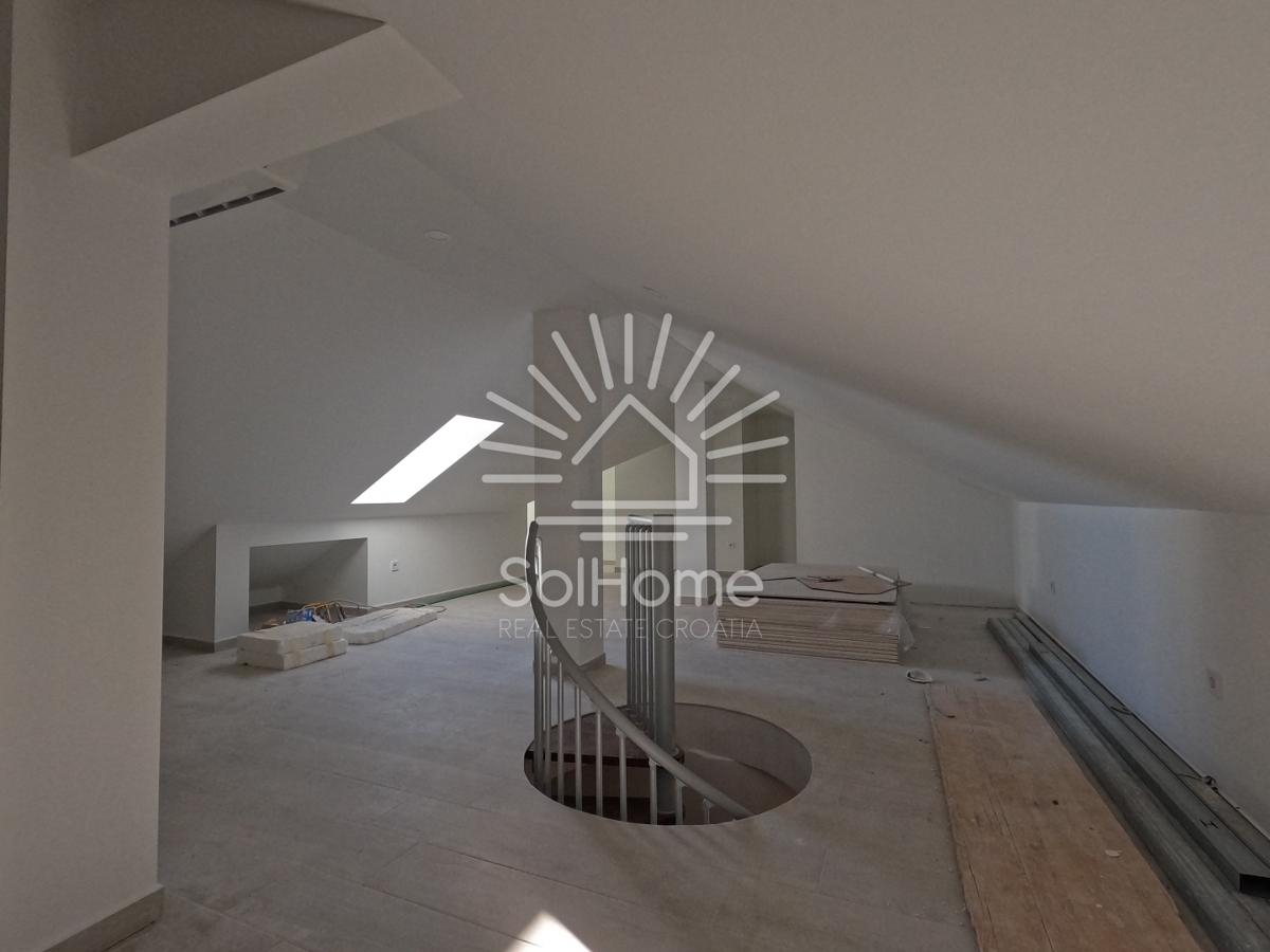 Stanza al primo piano vicino al mare - lungo la costa