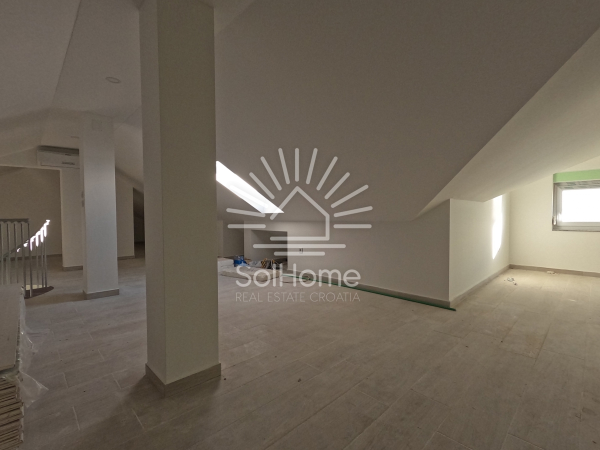 Stanza al primo piano vicino al mare - lungo la costa