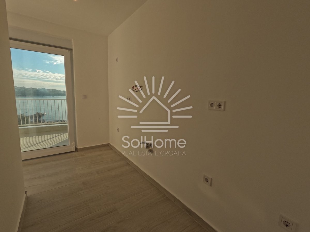 Stanza al primo piano vicino al mare - lungo la costa