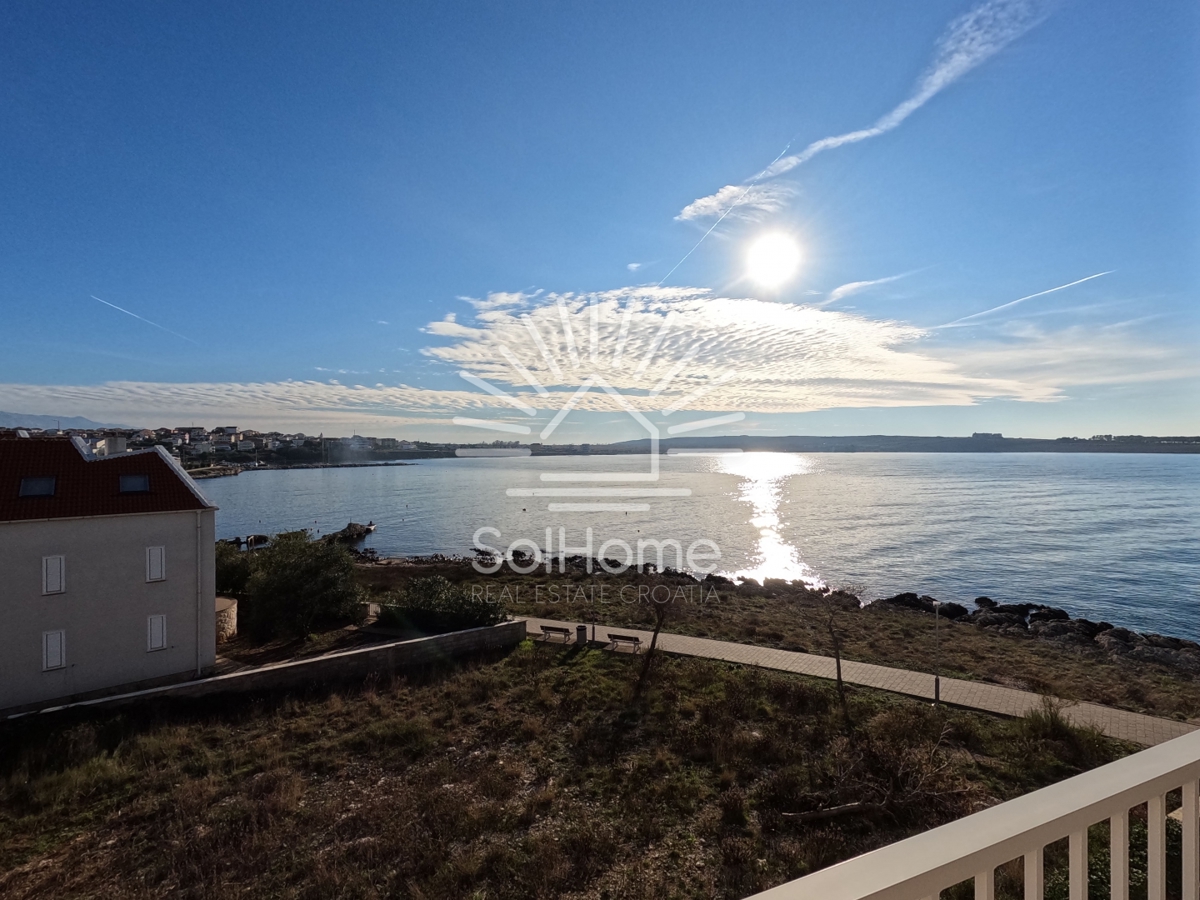 Stanza al primo piano vicino al mare - lungo la costa
