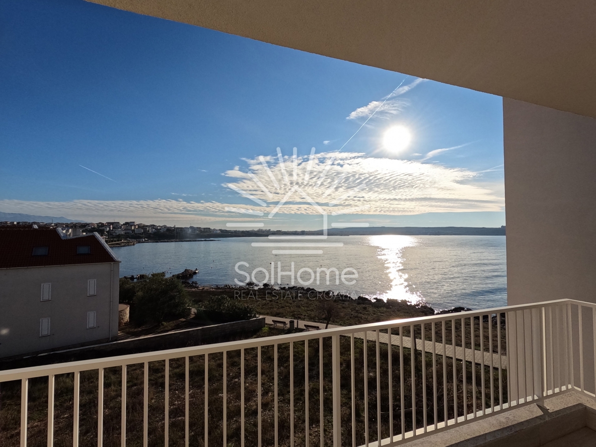 Stanza al primo piano vicino al mare - lungo la costa