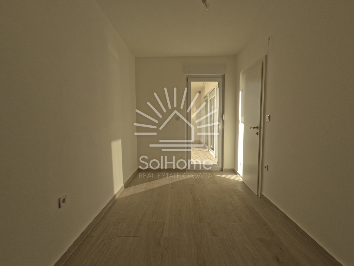 Stanza al primo piano vicino al mare - lungo la costa