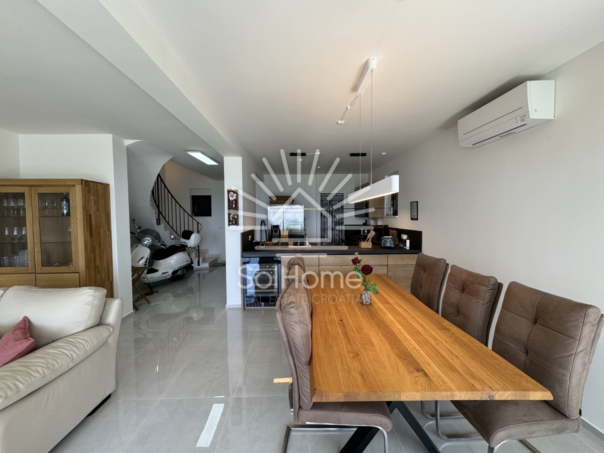 Esclusiva Villa a Schiera - Prima Fila sul Mare - in Vendita a Privlaka vicino a Zadar