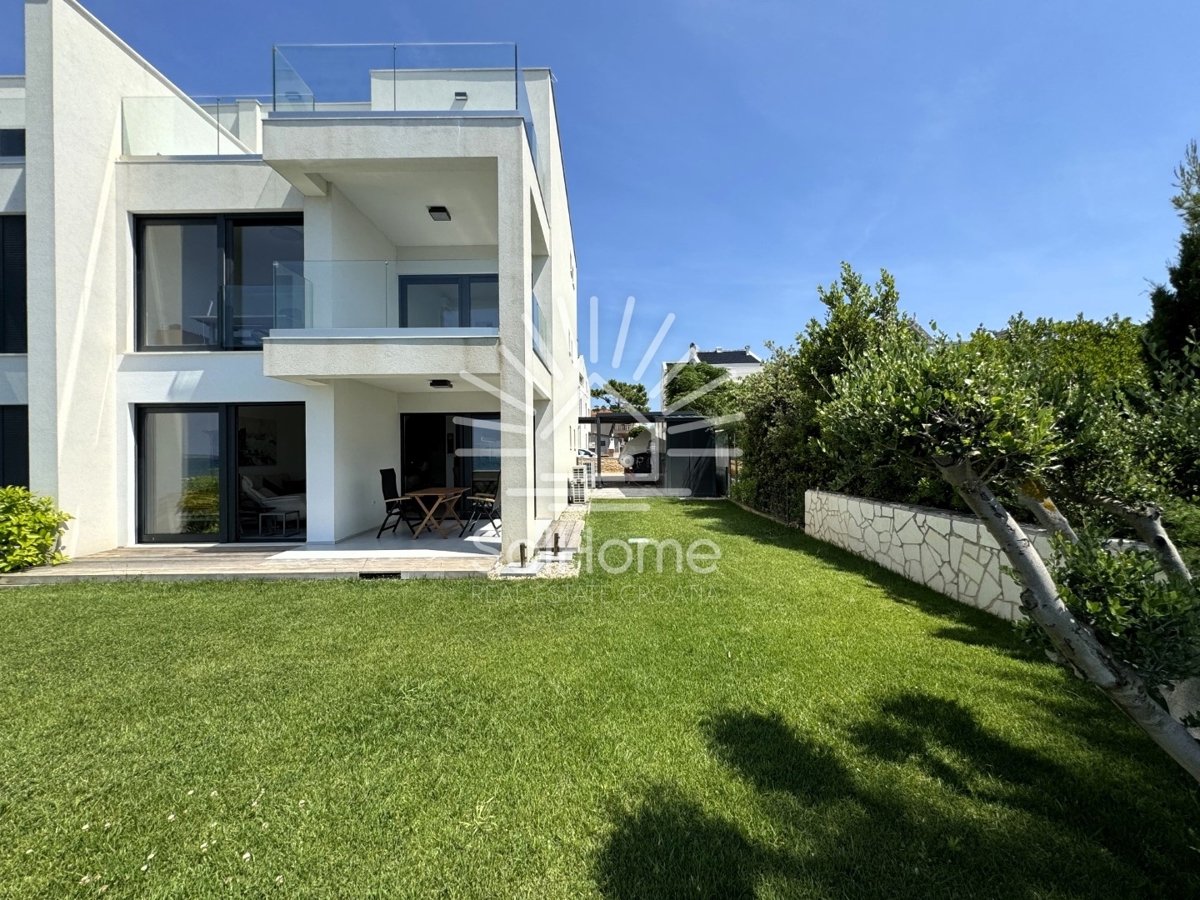 Esclusiva Villa a Schiera - Prima Fila sul Mare - in Vendita a Privlaka vicino a Zadar