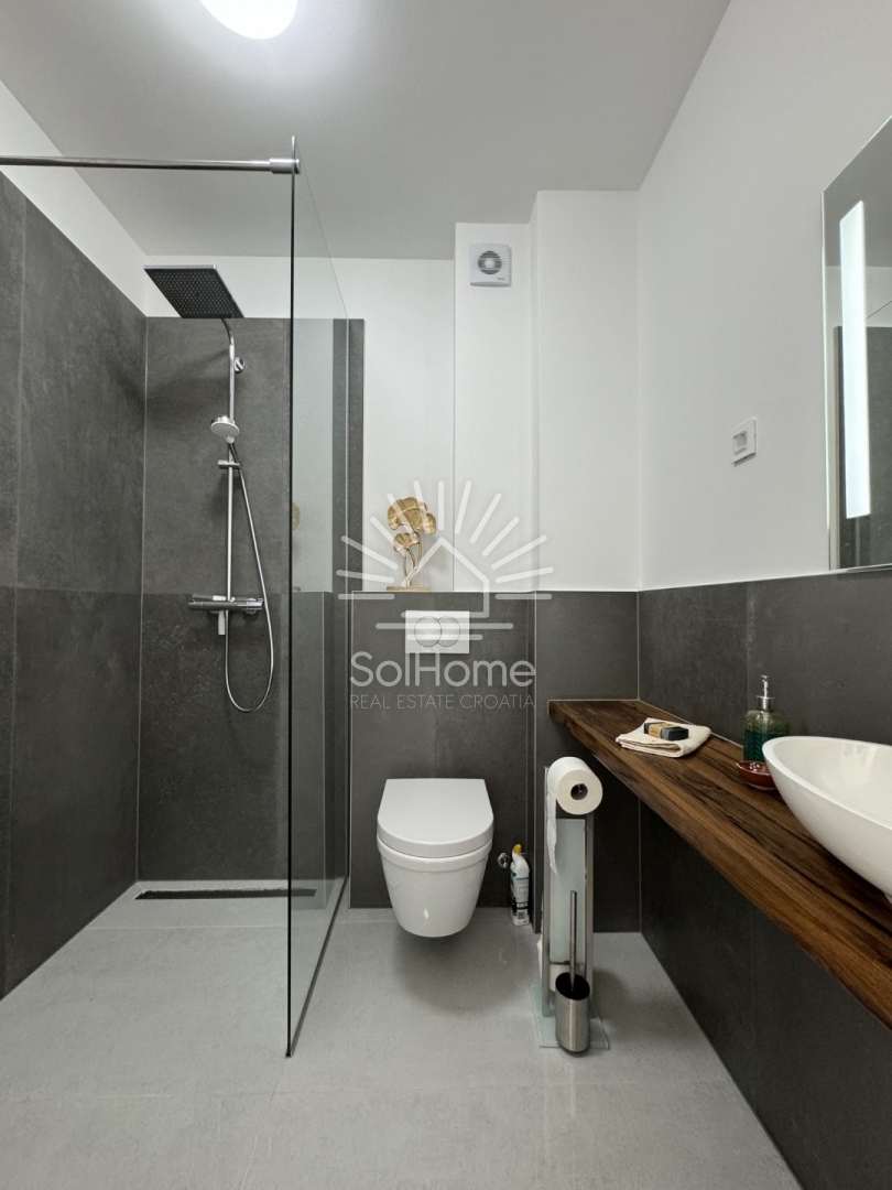 Esclusiva Villa a Schiera - Prima Fila sul Mare - in Vendita a Privlaka vicino a Zadar