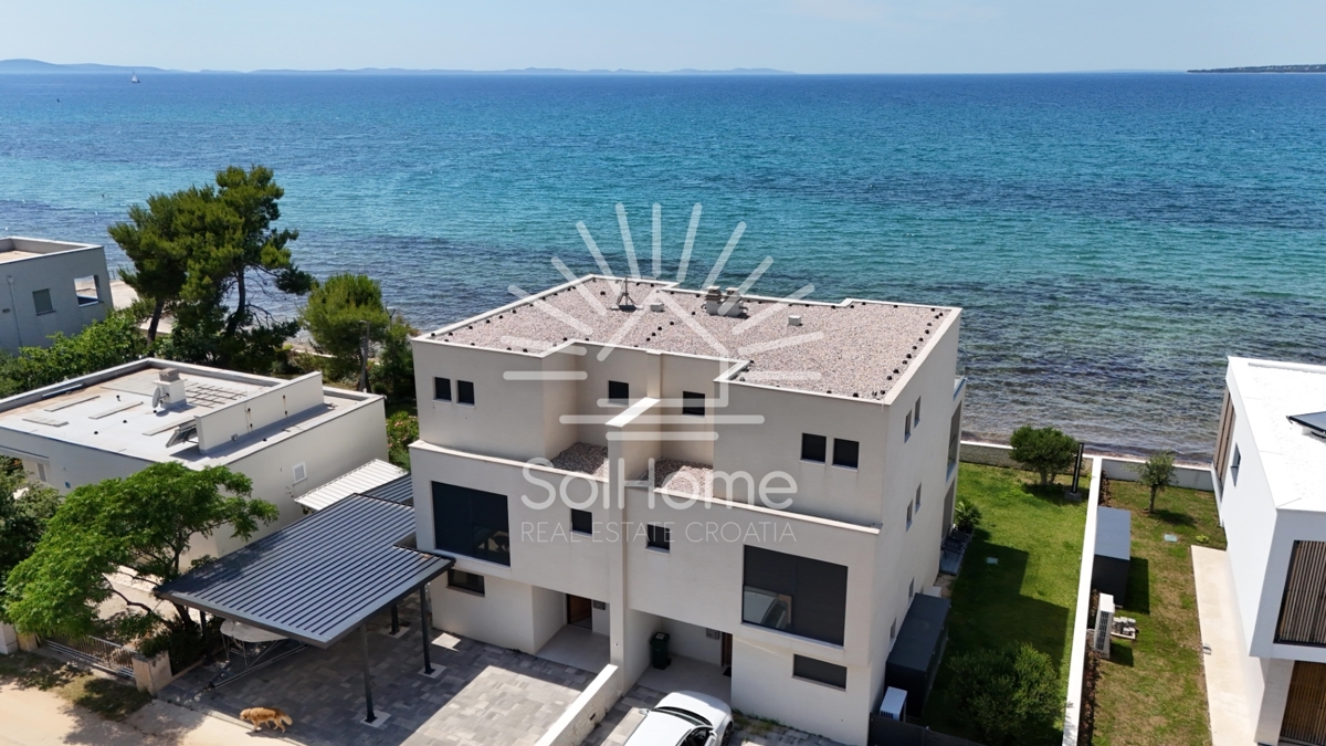 Esclusiva Villa a Schiera - Prima Fila sul Mare - in Vendita a Privlaka vicino a Zadar
