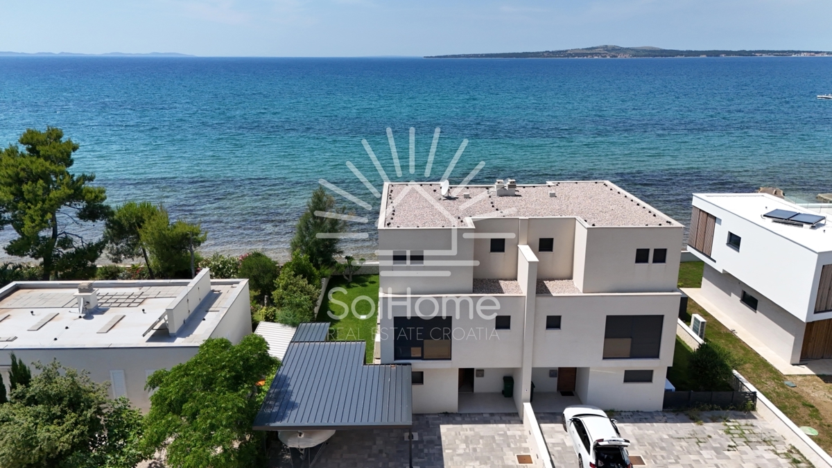 Esclusiva Villa a Schiera - Prima Fila sul Mare - in Vendita a Privlaka vicino a Zadar