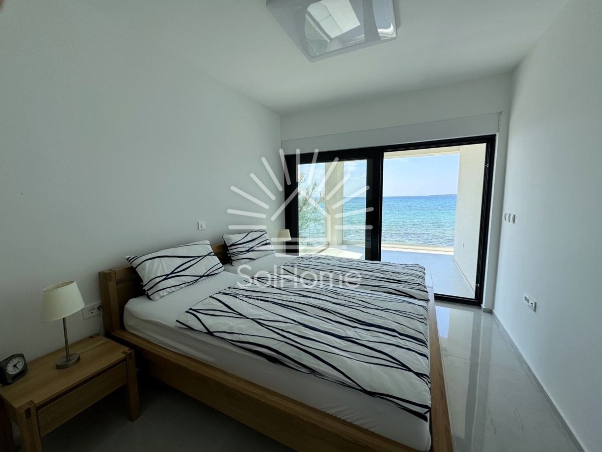 Esclusiva Villa a Schiera - Prima Fila sul Mare - in Vendita a Privlaka vicino a Zadar