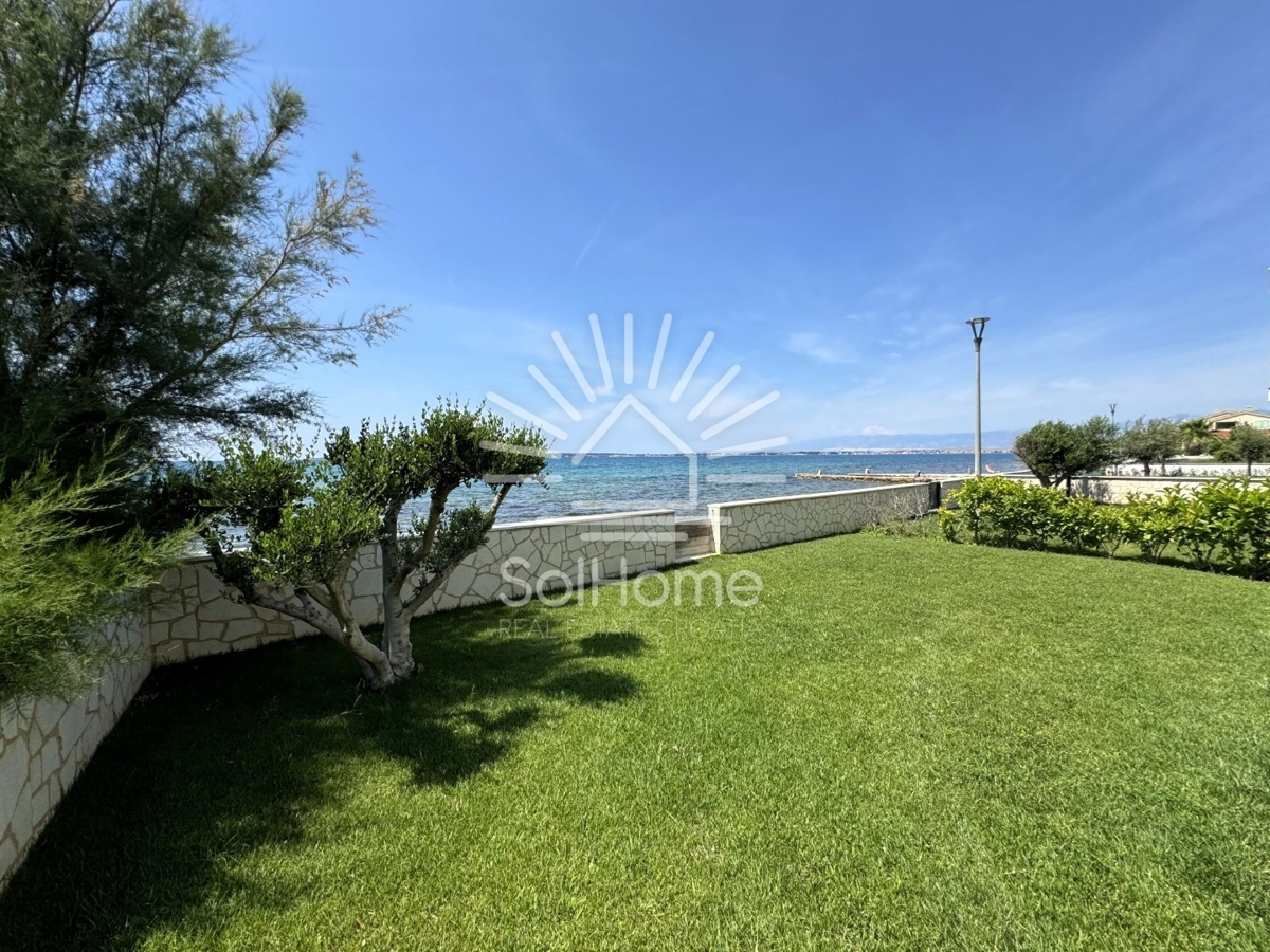 Esclusiva Villa a Schiera - Prima Fila sul Mare - in Vendita a Privlaka vicino a Zadar