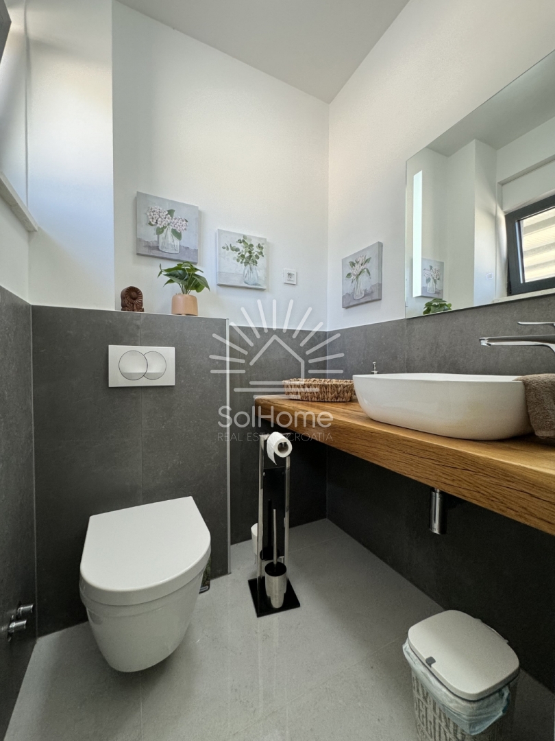 Esclusiva Villa a Schiera - Prima Fila sul Mare - in Vendita a Privlaka vicino a Zadar