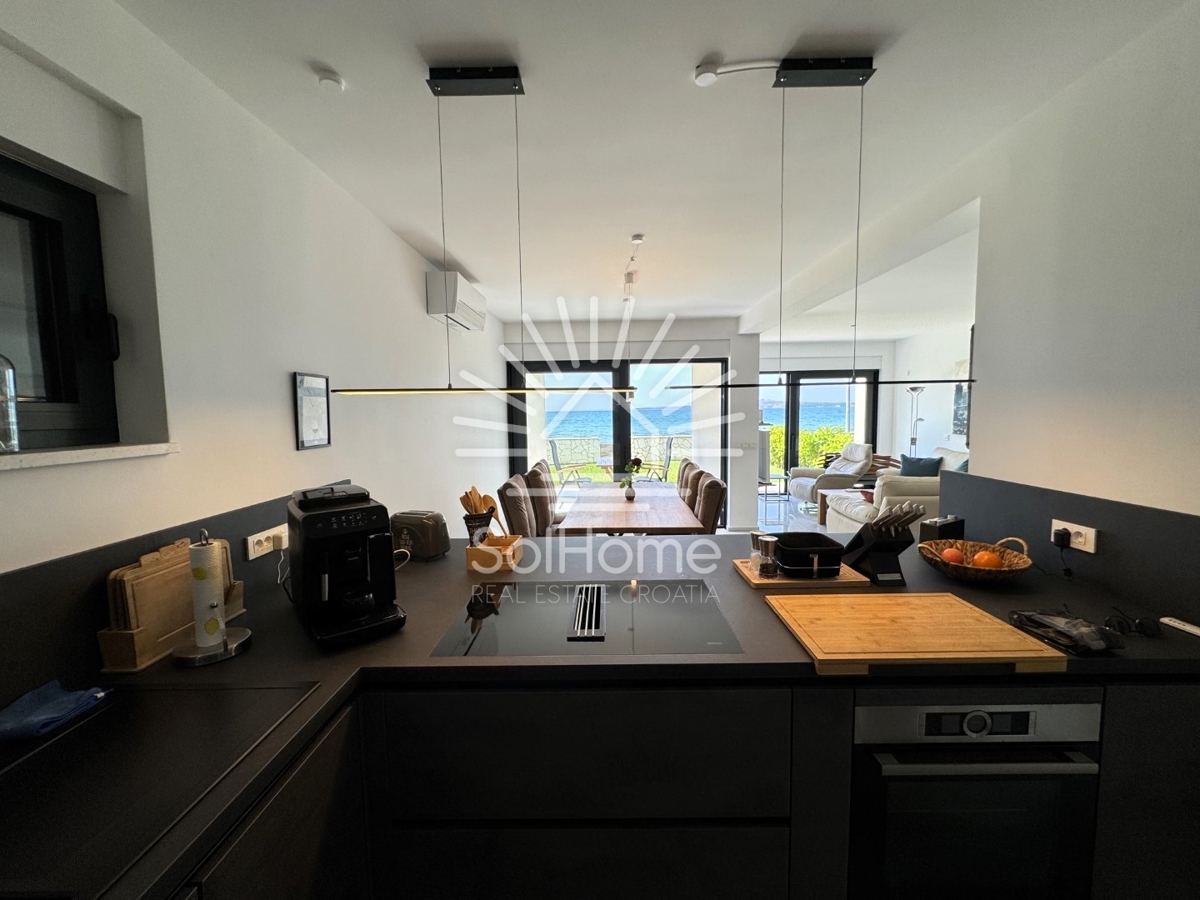 Esclusiva Villa a Schiera - Prima Fila sul Mare - in Vendita a Privlaka vicino a Zadar