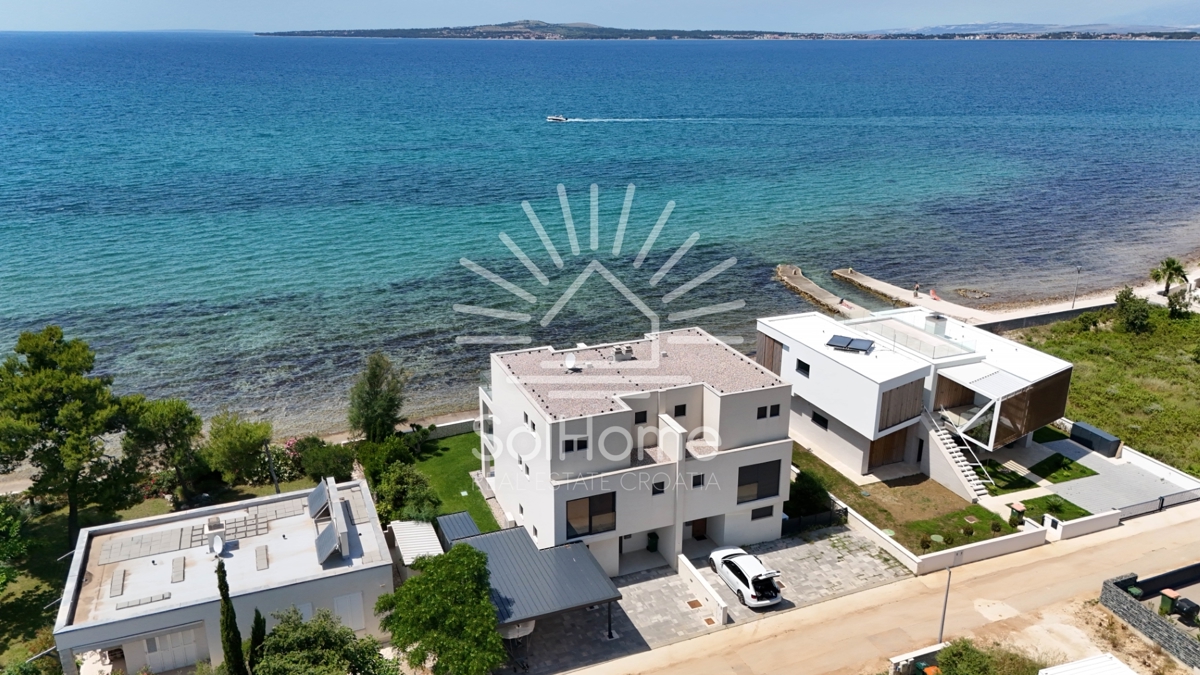 Esclusiva Villa a Schiera - Prima Fila sul Mare - in Vendita a Privlaka vicino a Zadar