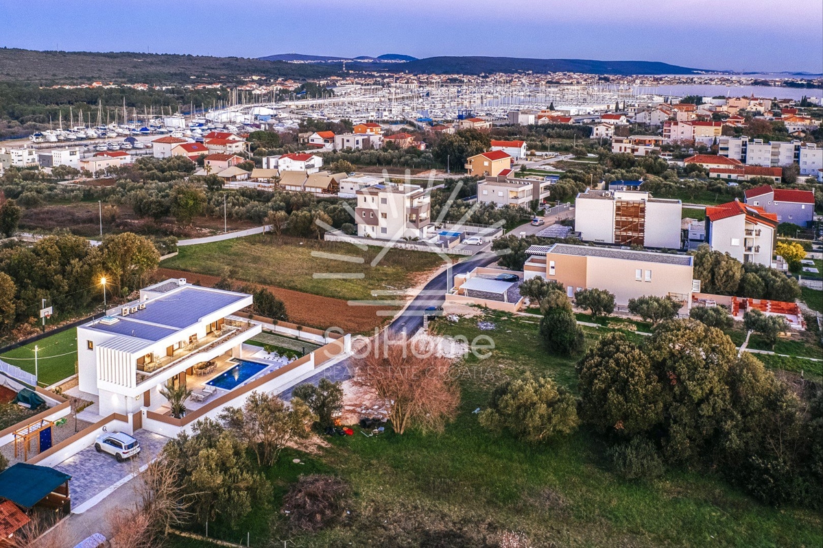 Villa di lusso sul mare a Bibinje