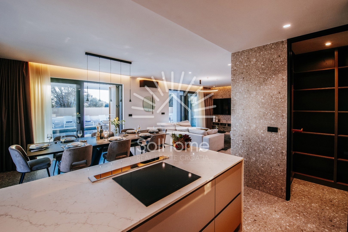 Villa di lusso sul mare a Bibinje