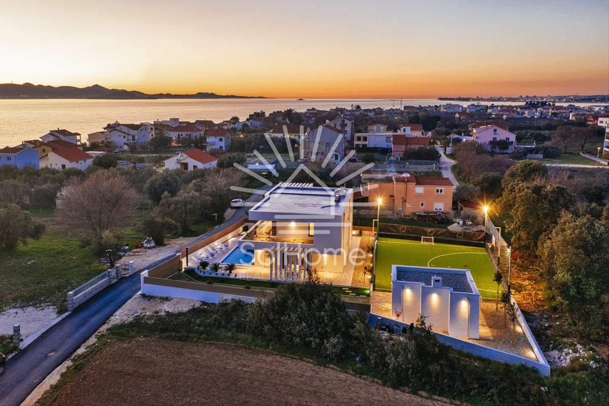 Villa di lusso sul mare a Bibinje