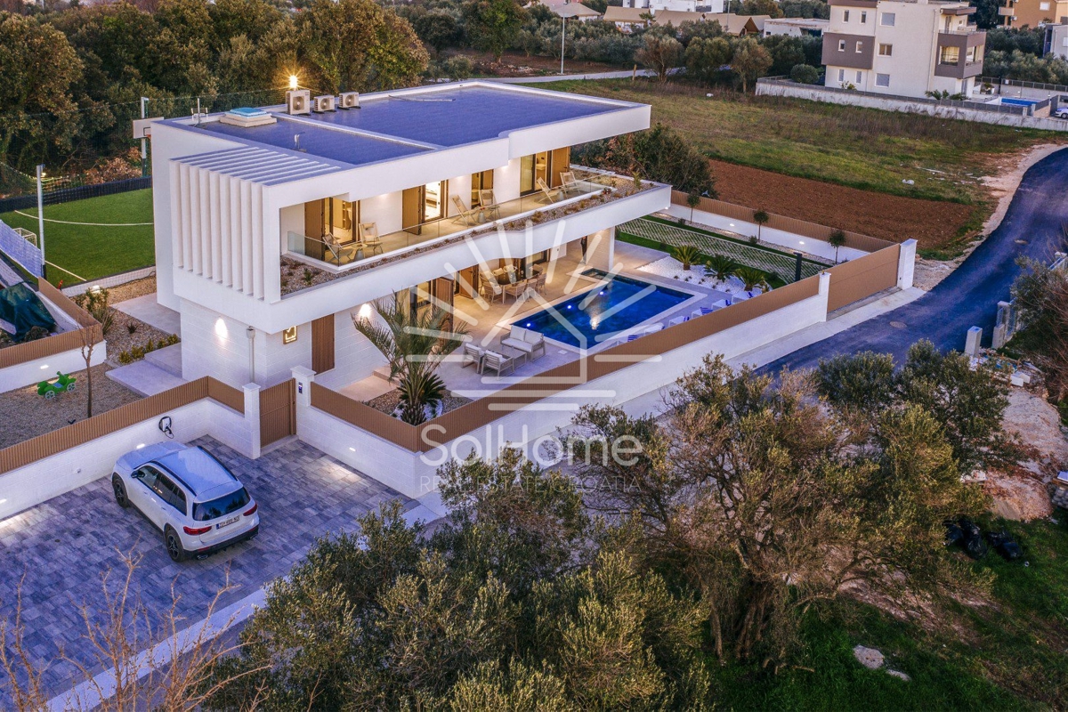 Villa di lusso sul mare a Bibinje