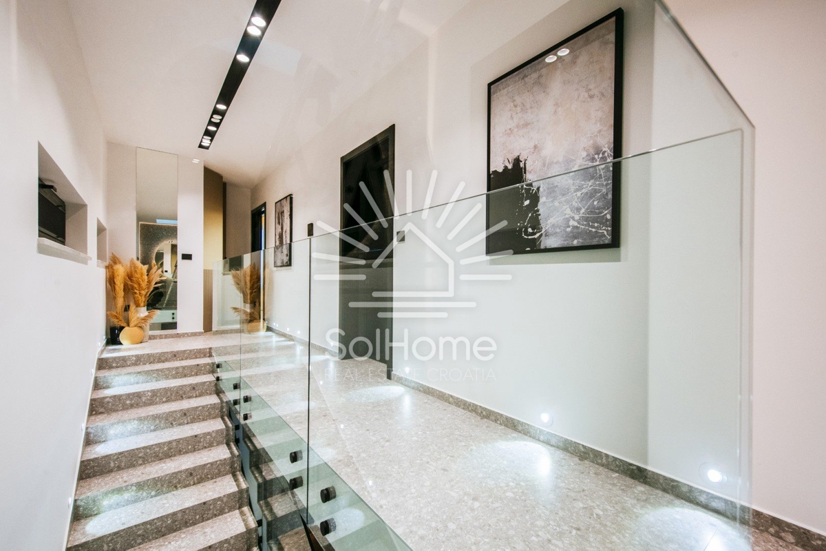 Villa di lusso sul mare a Bibinje