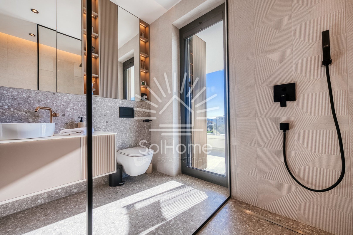 Villa di lusso sul mare a Bibinje