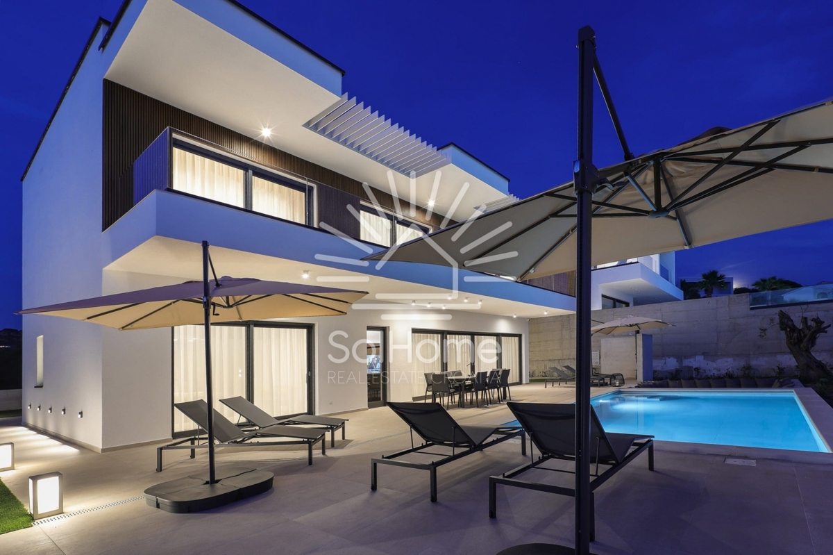 Villa a 5 stelle sul mare, vicino a Novalja - Croazia.