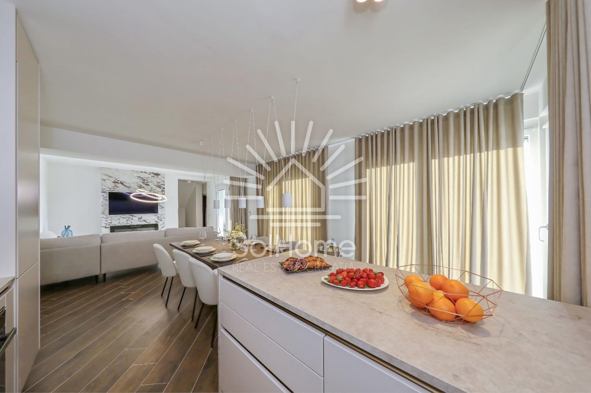 Casa sulla prima fila del mare con piscina e vista spettacolare - Regione di Zara