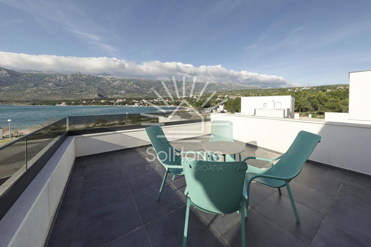 Casa sulla prima fila del mare con piscina e vista spettacolare - Regione di Zara