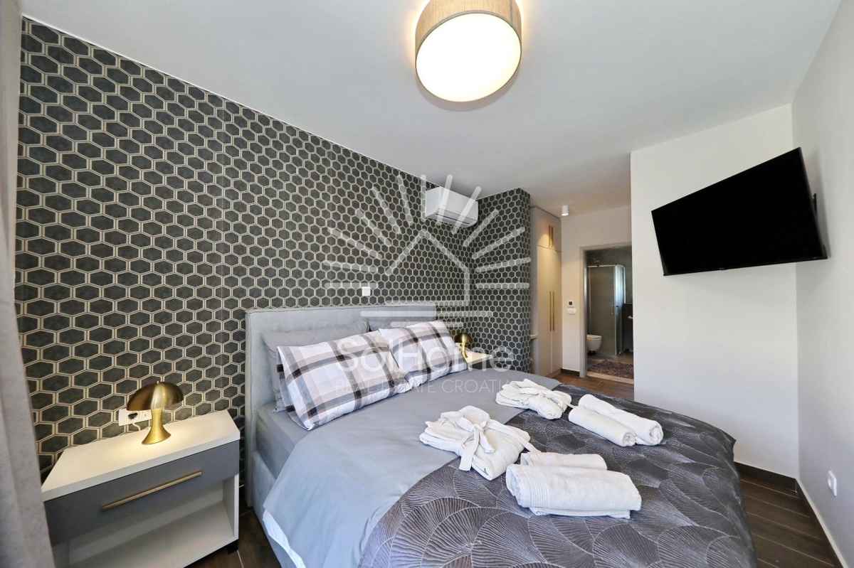 Casa sulla prima fila del mare con piscina e vista spettacolare - Regione di Zara