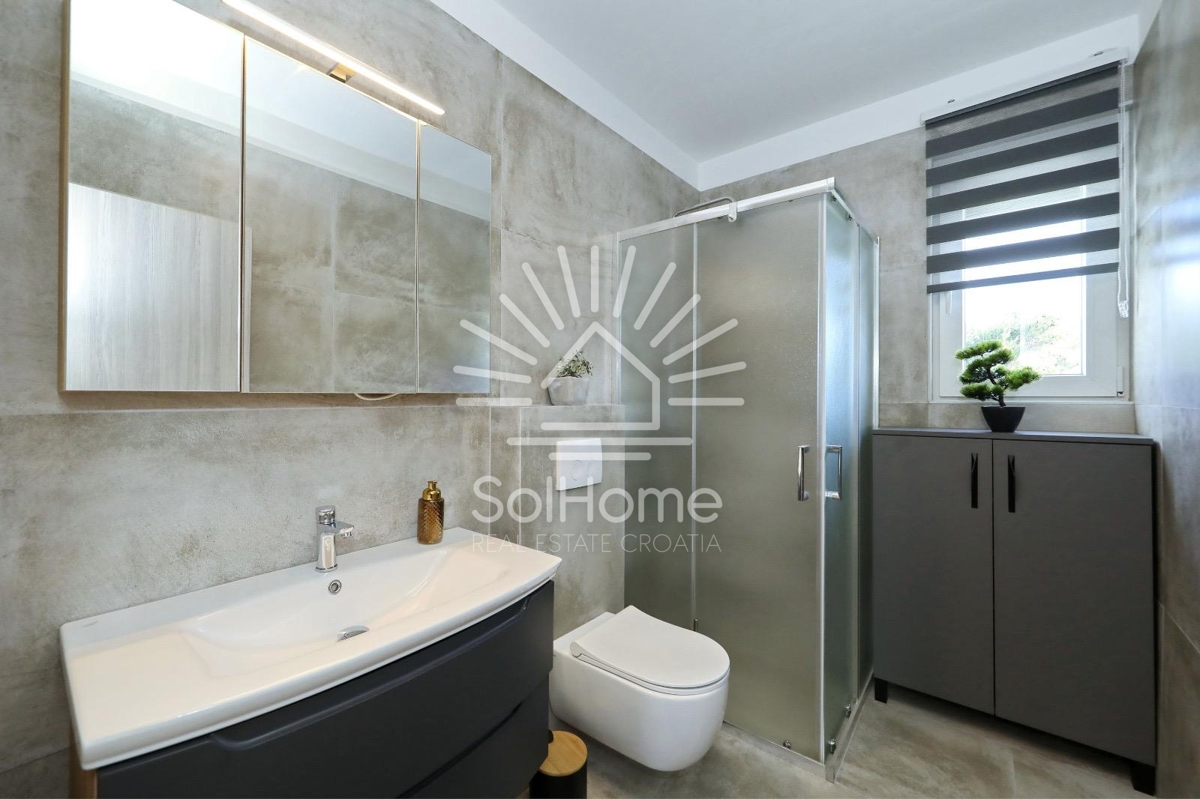 Casa sulla prima fila del mare con piscina e vista spettacolare - Regione di Zara